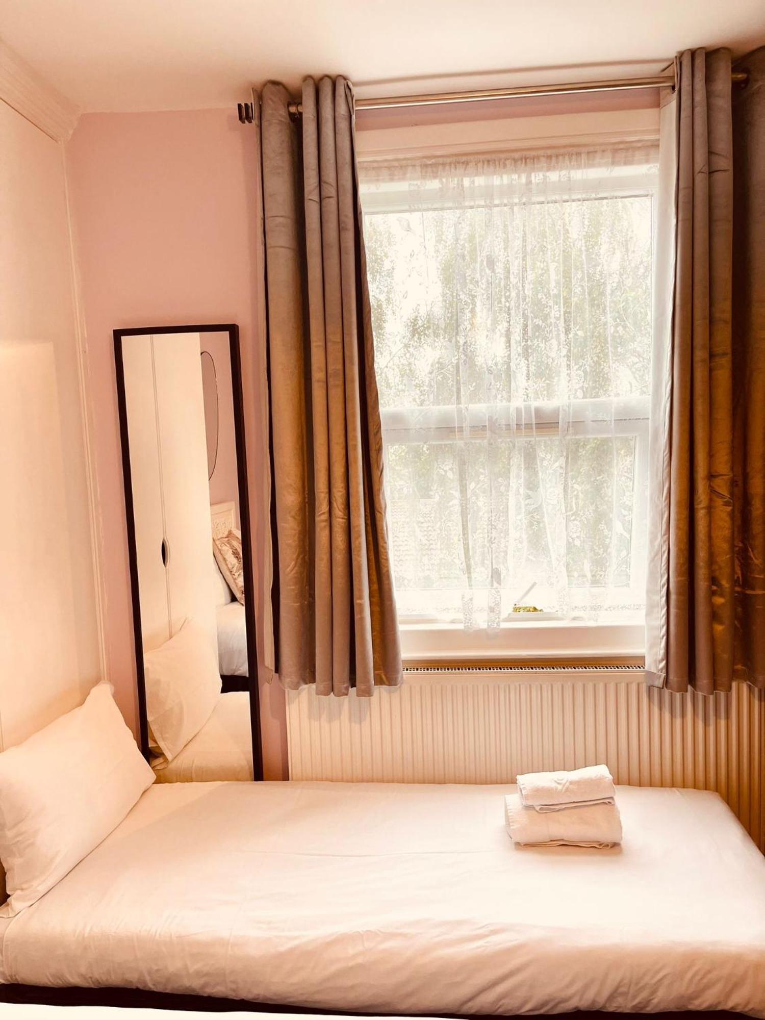 United Lodge Hotel Лондон Экстерьер фото